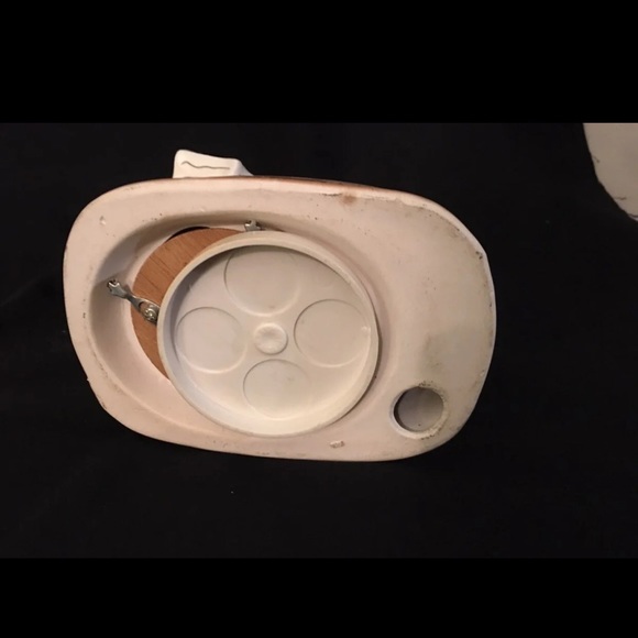 Vintage Grandma & Grandpa Music Box - Picture 5 of 5